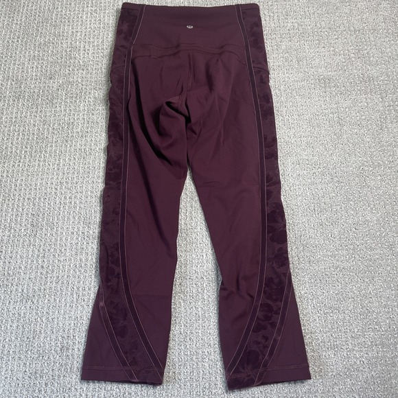 Lululemon Wunder Under Crop Flocked 21" Velvet Floral Lace Sides Size 4 Burgundy - Picture 7 of 9